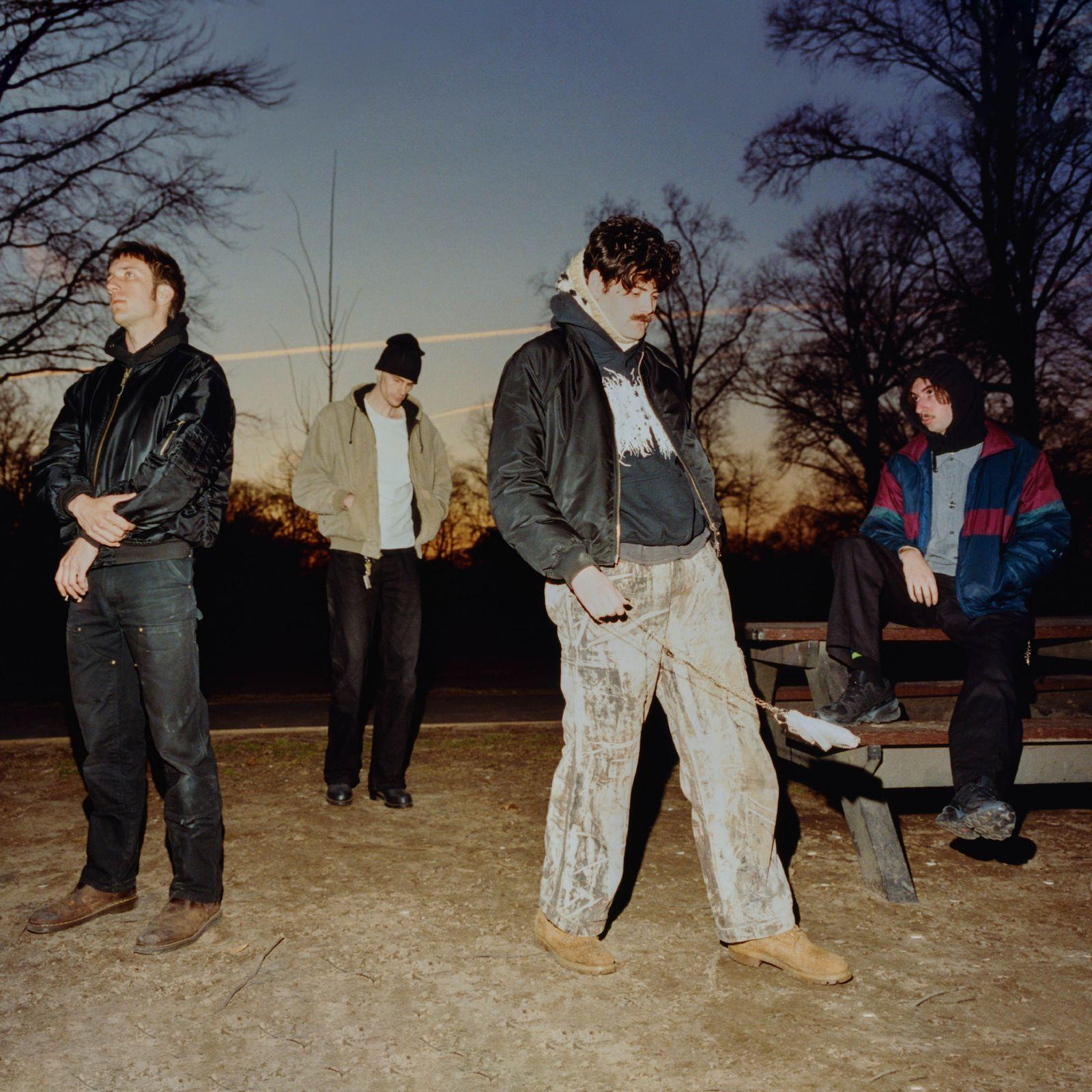 %100 Müzik Sunar: Model/Actriz card