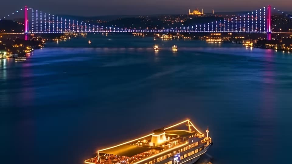 Boğazda Akşam Yemeği Turu - Mayıs Ayı card