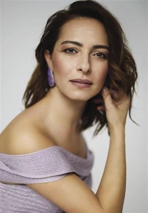 Ayça Bingöl resmi