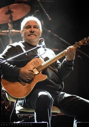 Bülent Ortaçgil resmi