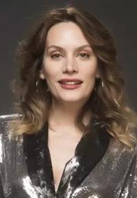 Ebru Cündübeyoğlu resmi