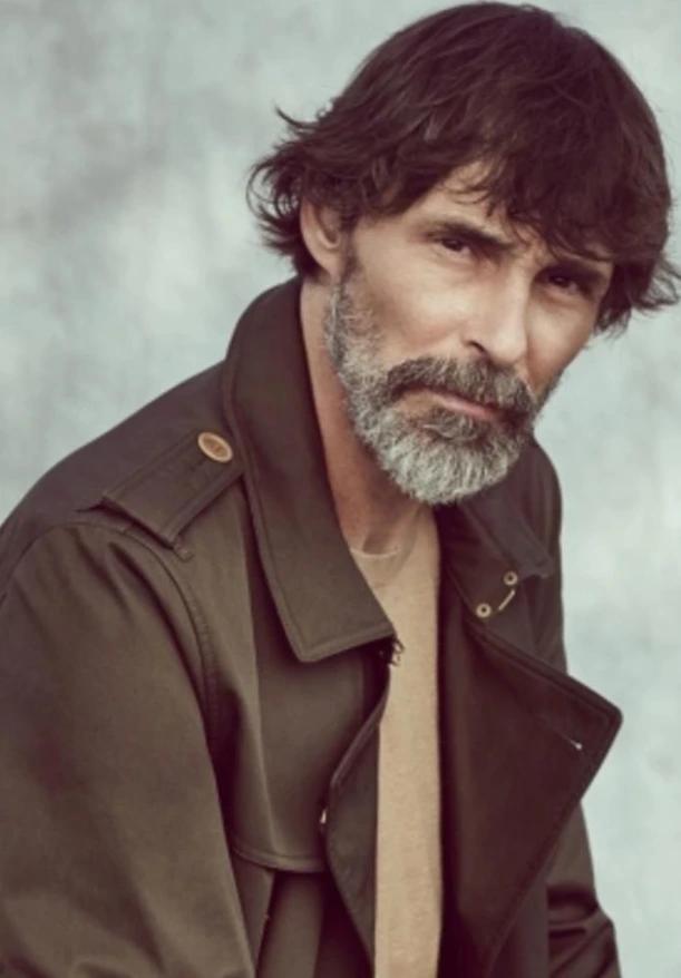 Erdal Beşikçioğlu resmi