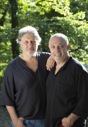 Grup Gündoğarken resmi