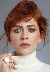 Hazal Türesan resmi