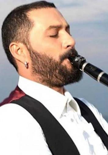 Hüsnü Şenlendirici resmi