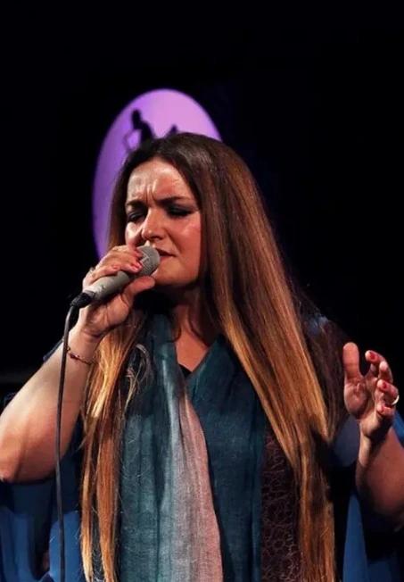 Jülide Özçelik resmi