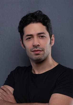 Mert Fırat resmi