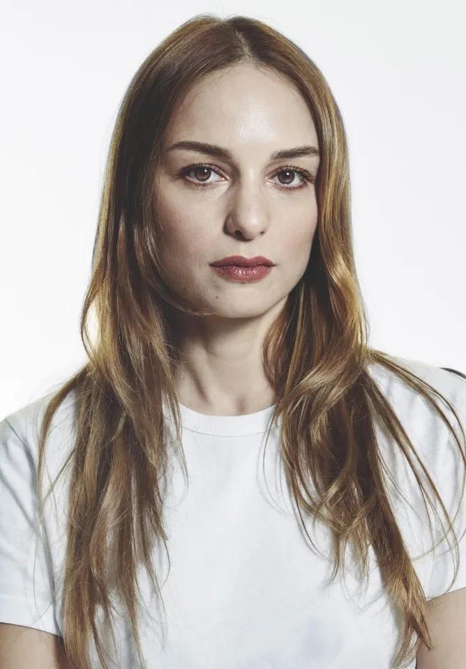 Nilperi Şahinkaya resmi