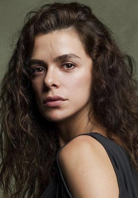 Özge Özpirinçci resmi