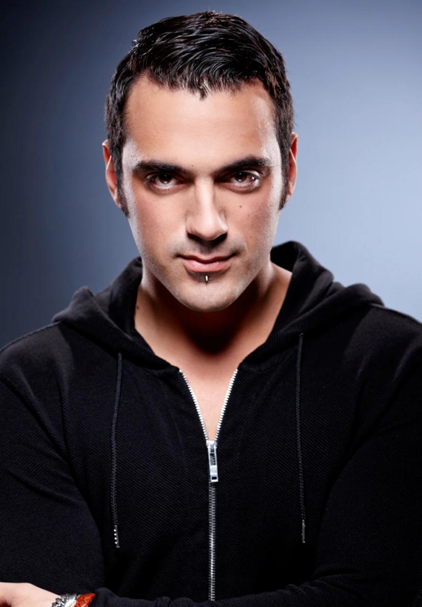 Ummet Ozcan resmi