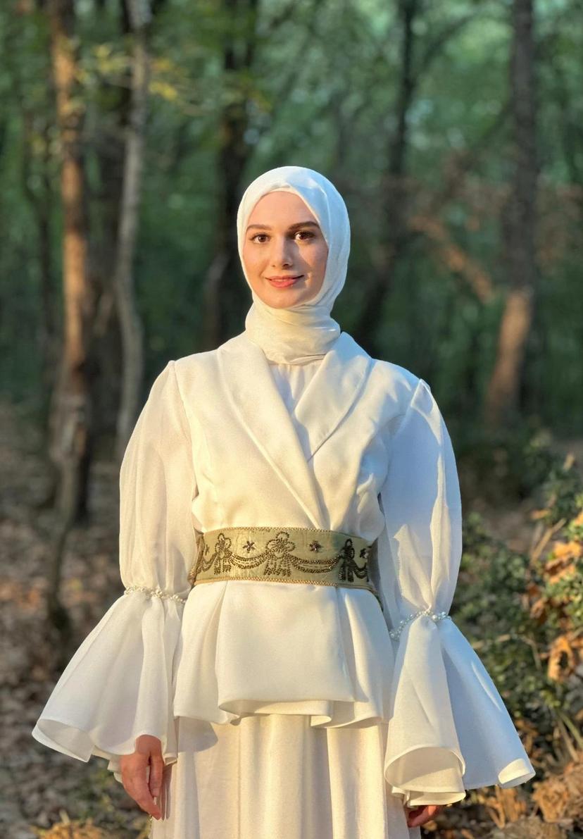 Zeynep Betül Akyıldız resmi