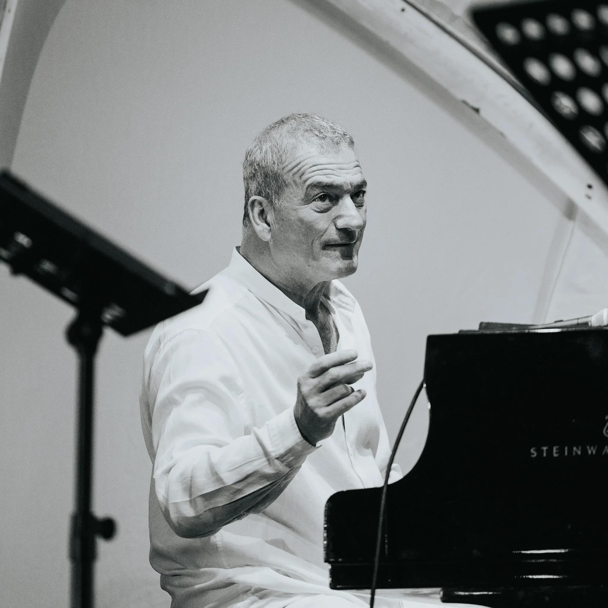 Kerem Görsev Quartet card