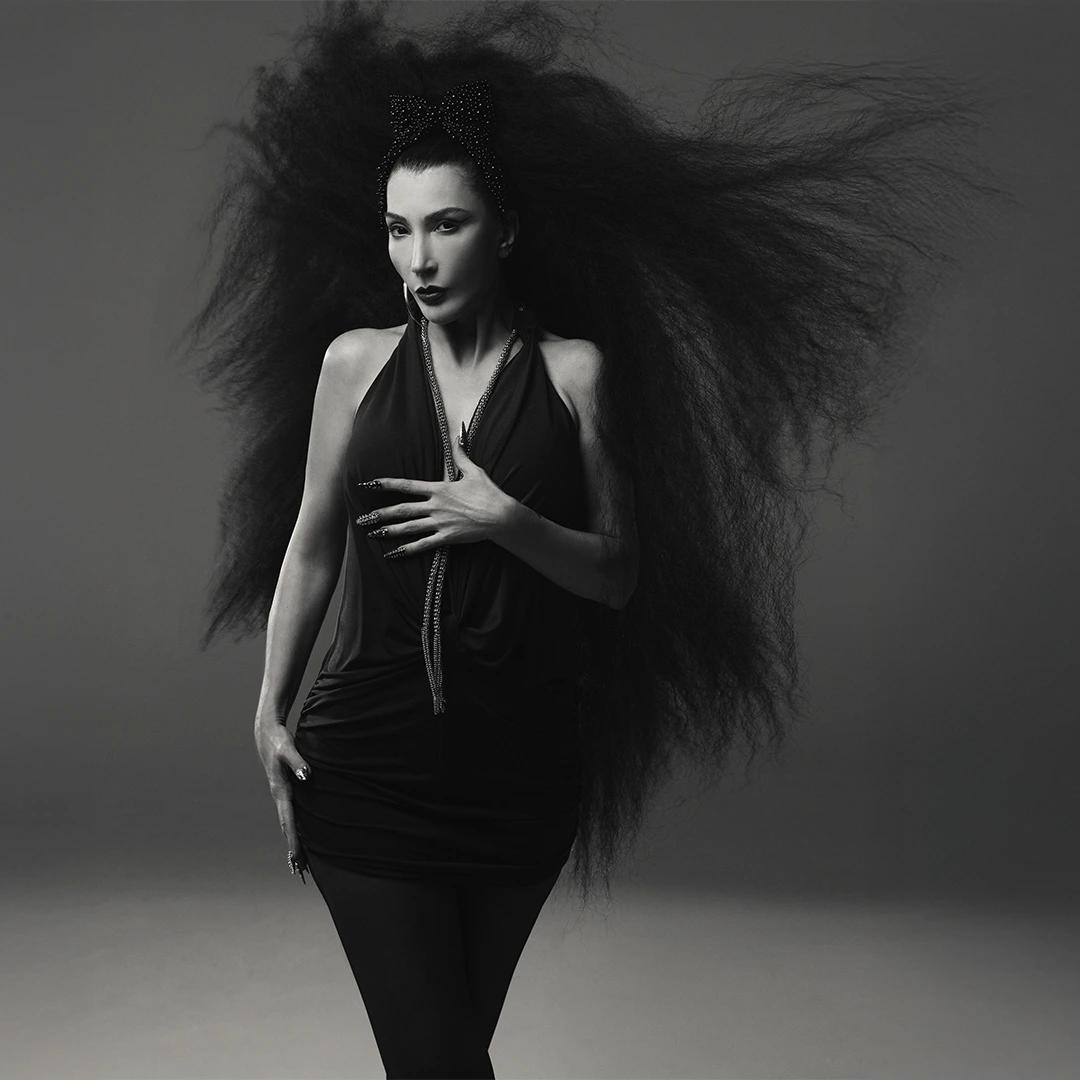 Hande Bizi Sezen'e Götür card