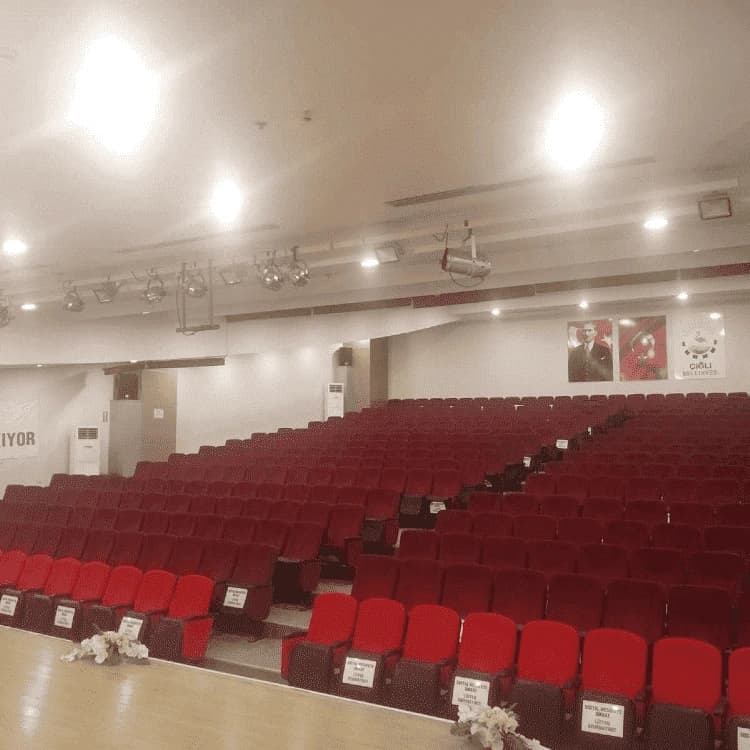 Çiğli Belediyesi Fakir Baykurt Salonu