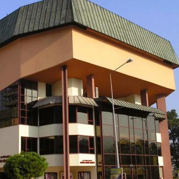 E.Ü. Konak AKM Yunus Emre Salonu