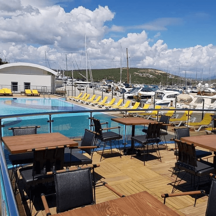 Lighthouse Pool&Pub