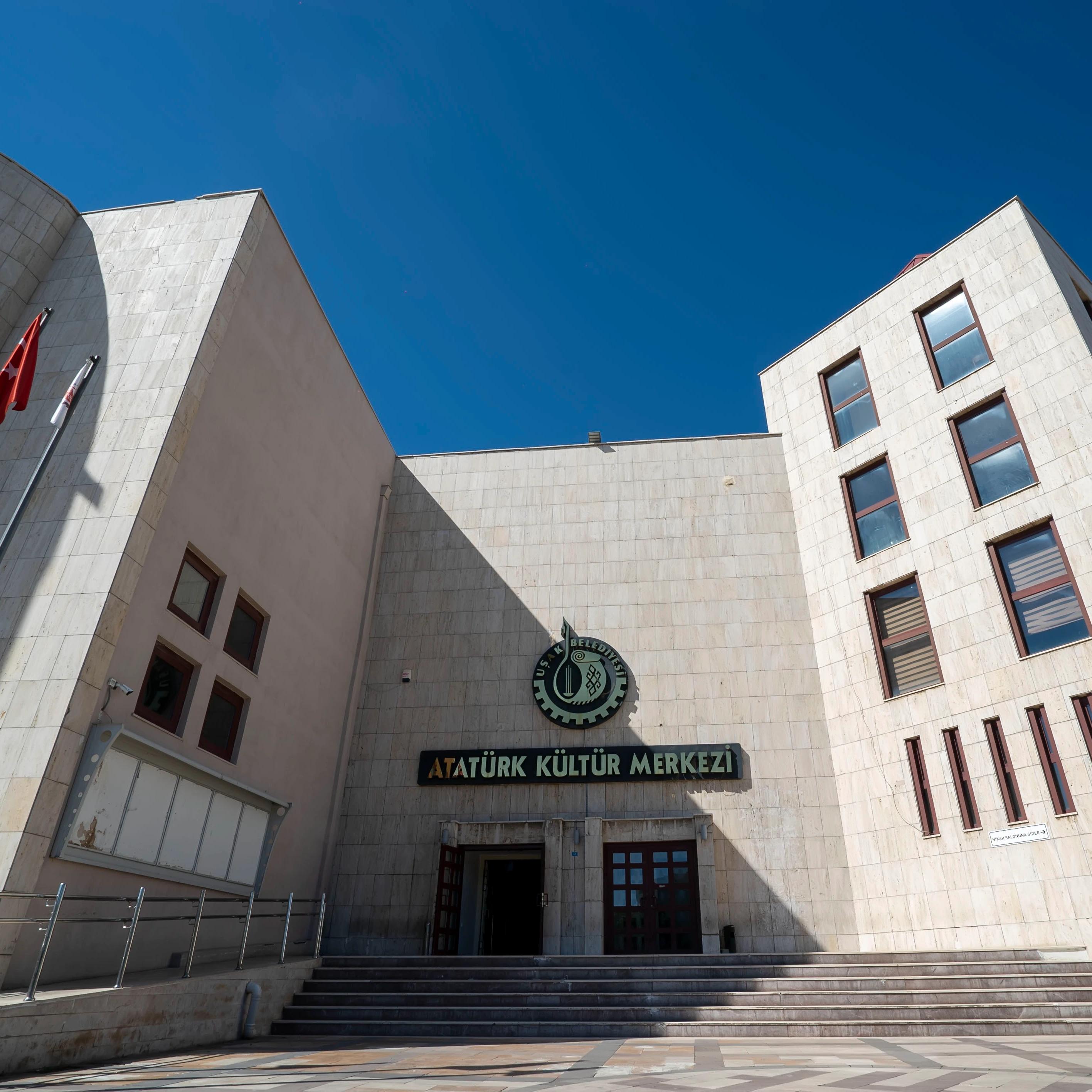 Uşak Belediyesi Atatürk Kültür Merkezi