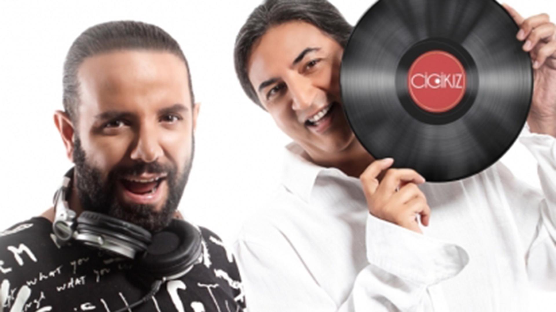 Çelik ve DJ Hakan Küfündür ile 90lar 2000ler Türkçe Pop Parti card