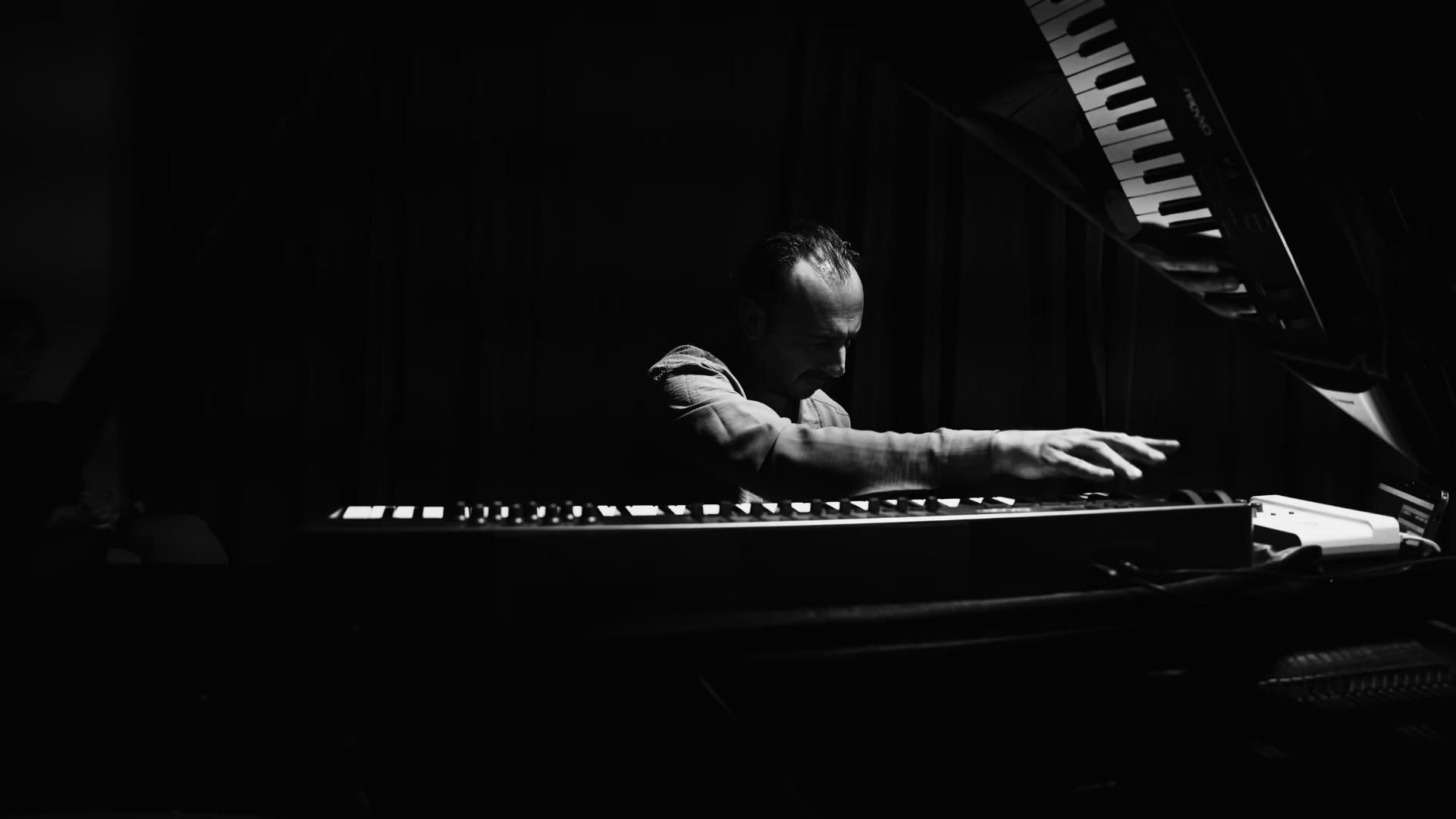 Olcay Saral (Piyano) card