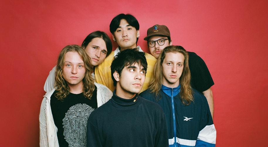 %100 Müzik Sunar: The Sophs card