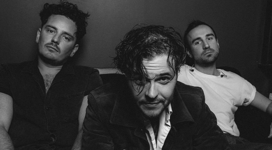 %100 Müzik Sunar: Amber Run card