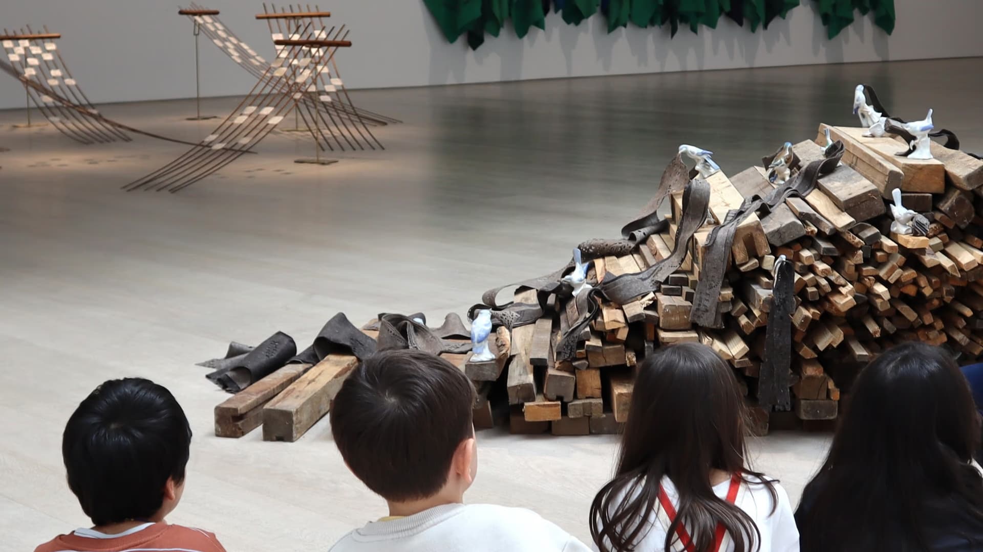 Çocuk Atölyesi: Yedi Çizgili Portrenin Sesi (7-11 Yaş) card
