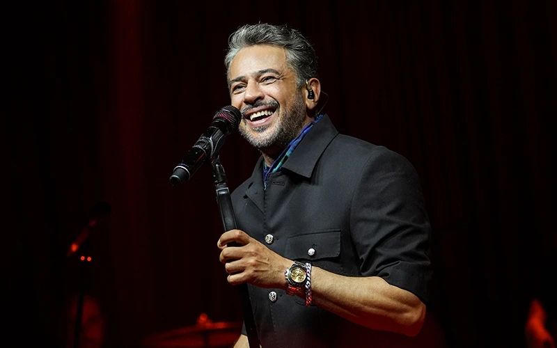 Emre Altuğ küçük resim