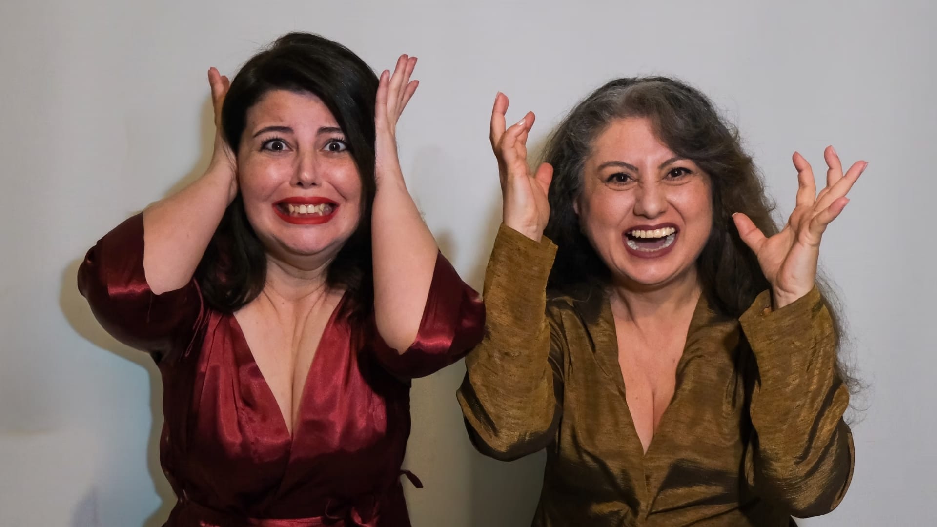 İki Kız Kardeş & Bir Düğün küçük resim