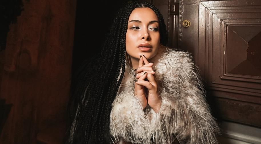 Begüm Yiğit küçük resim