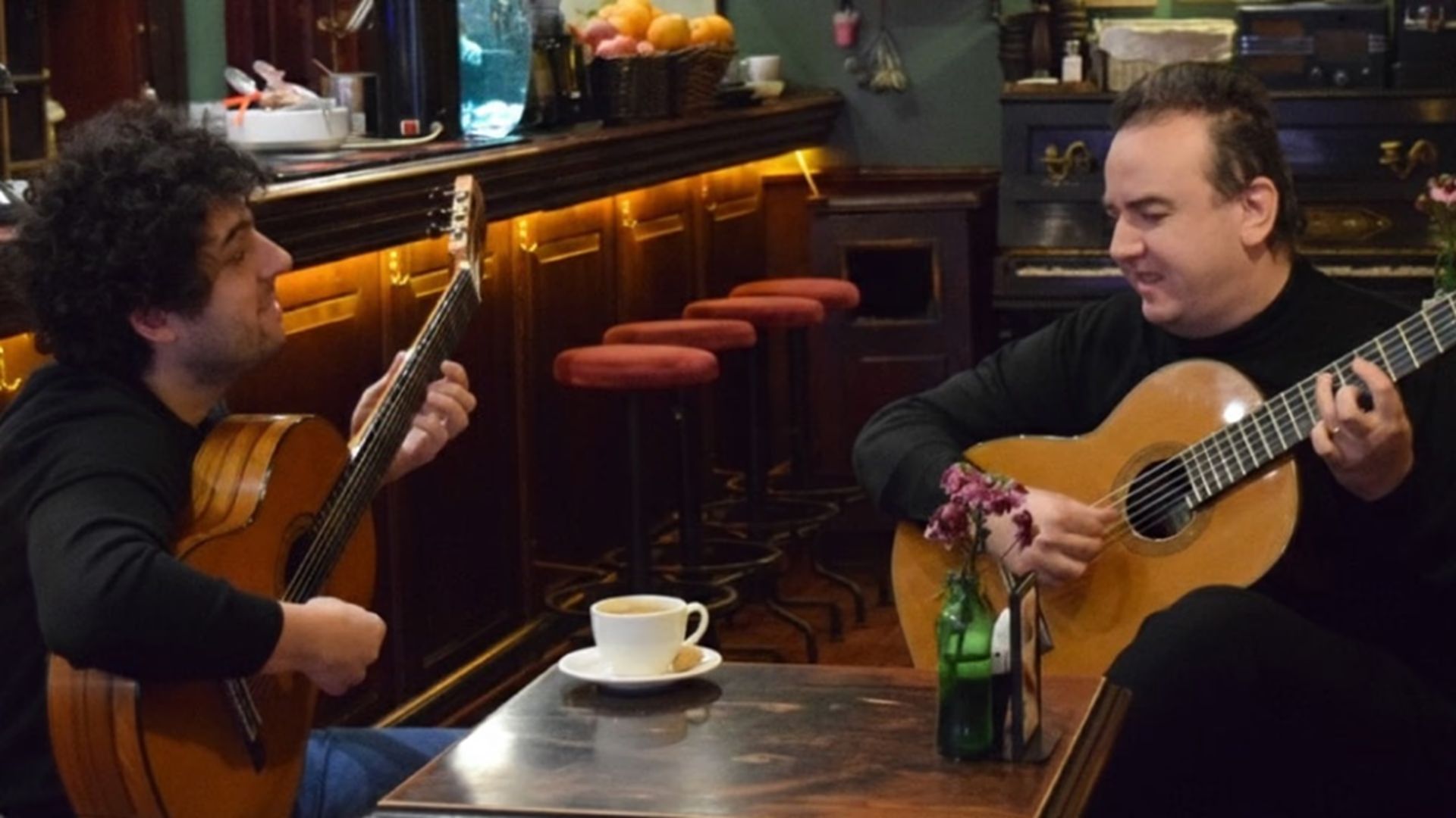 Cem Çeliksırt & Onur Yılmaz Gitar Duo küçük resim