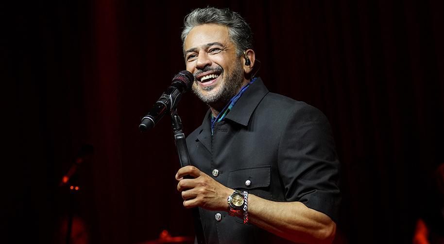 Emre Altuğ küçük resim