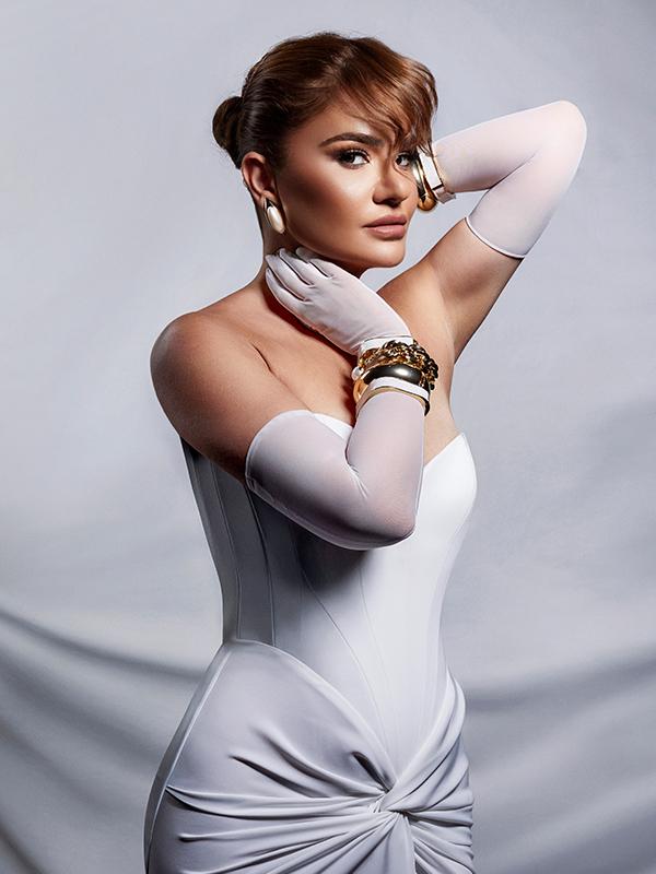 Derya Bedavacı card