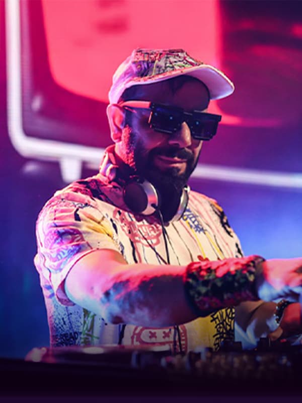 DJ Hakan Küfündür ile 90'lar 2000'ler Türkçe Pop Parti