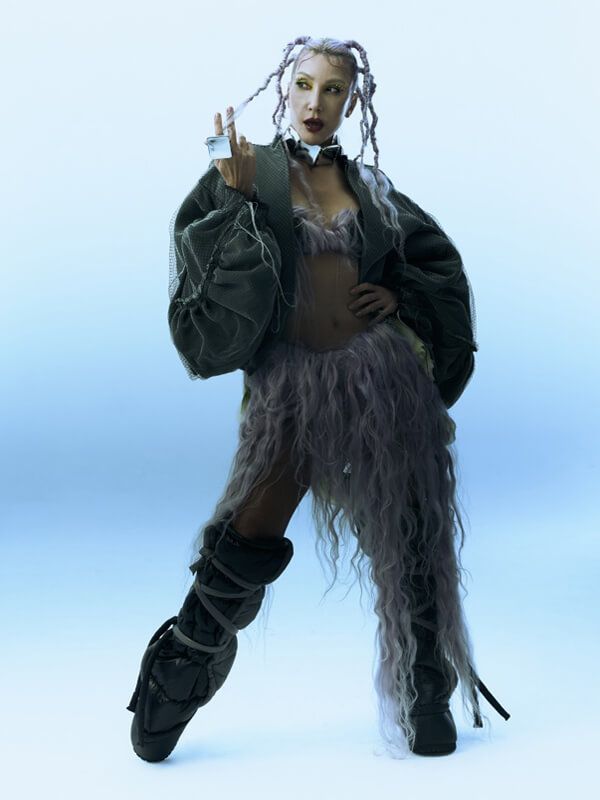 Hande Yener küçük resim