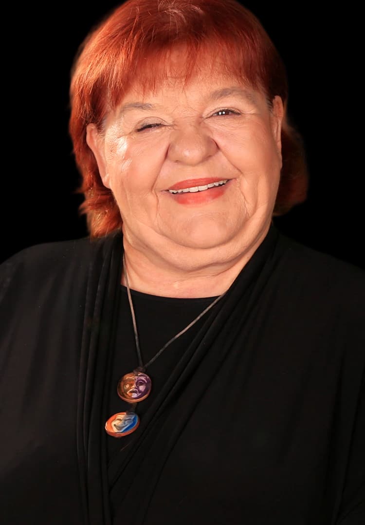 Defne Yalnız