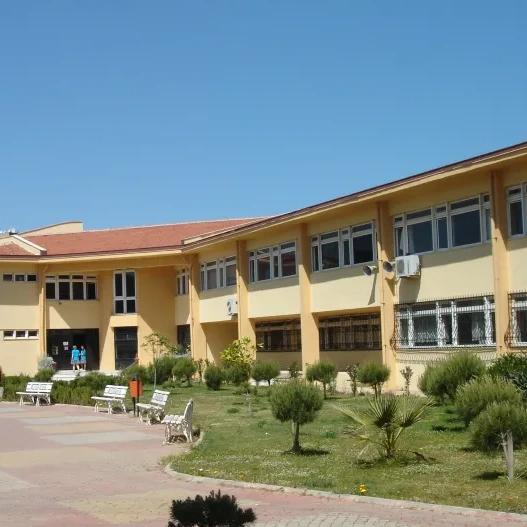 Buca Işılay Saygın Güzel Sanatlar Lisesi Konferans Salonu