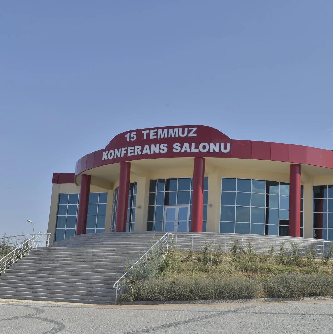 Karamanoğlu Mehmet Bey Üniversitesi 15 Temmuz Konferans Salonu