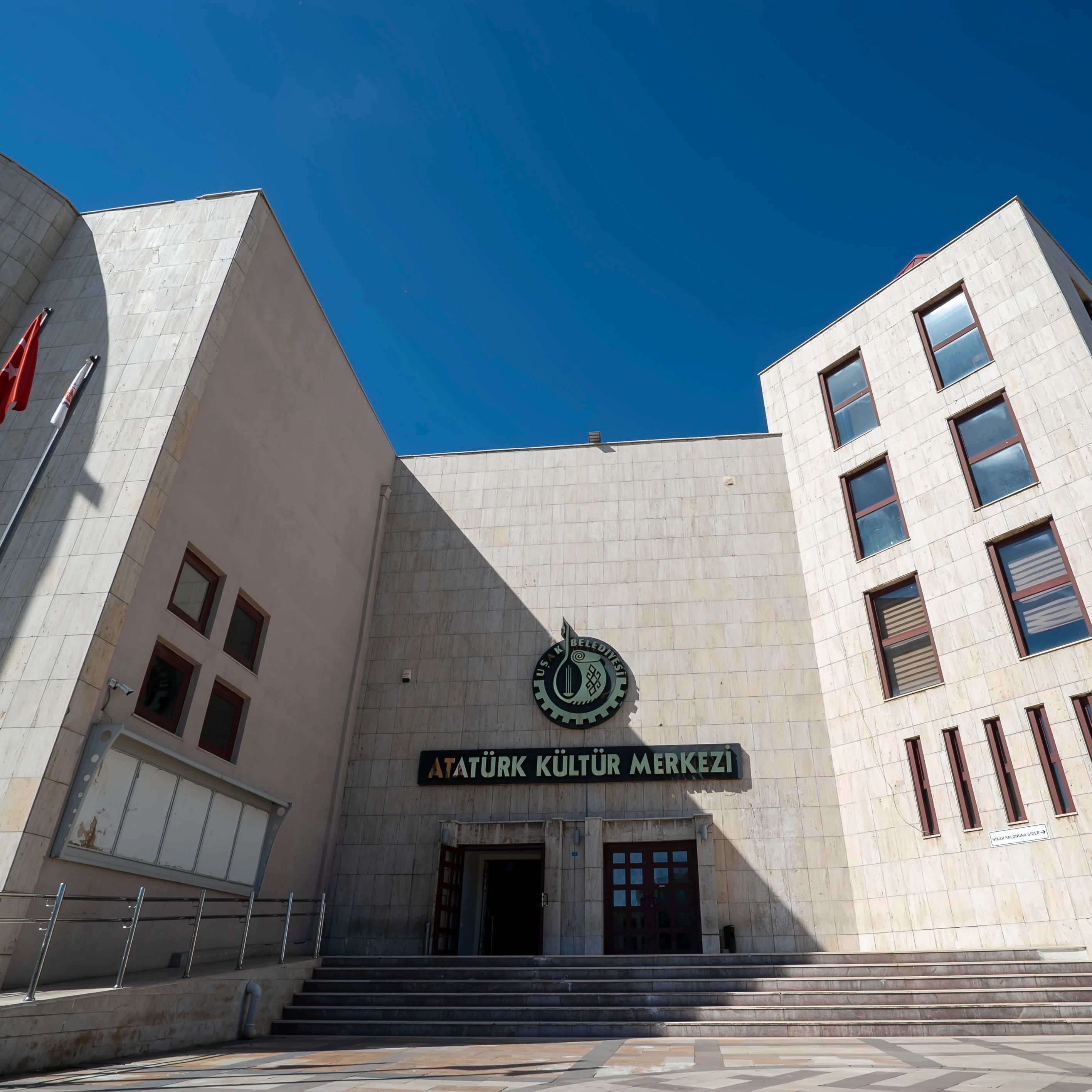 Uşak Belediyesi Atatürk Kültür Merkezi