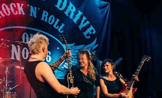 Junkyard Drive - Squeeze Tour