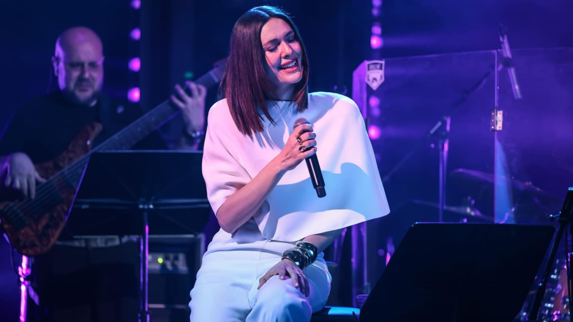 Bergüzar Korel - Hatırladıkça